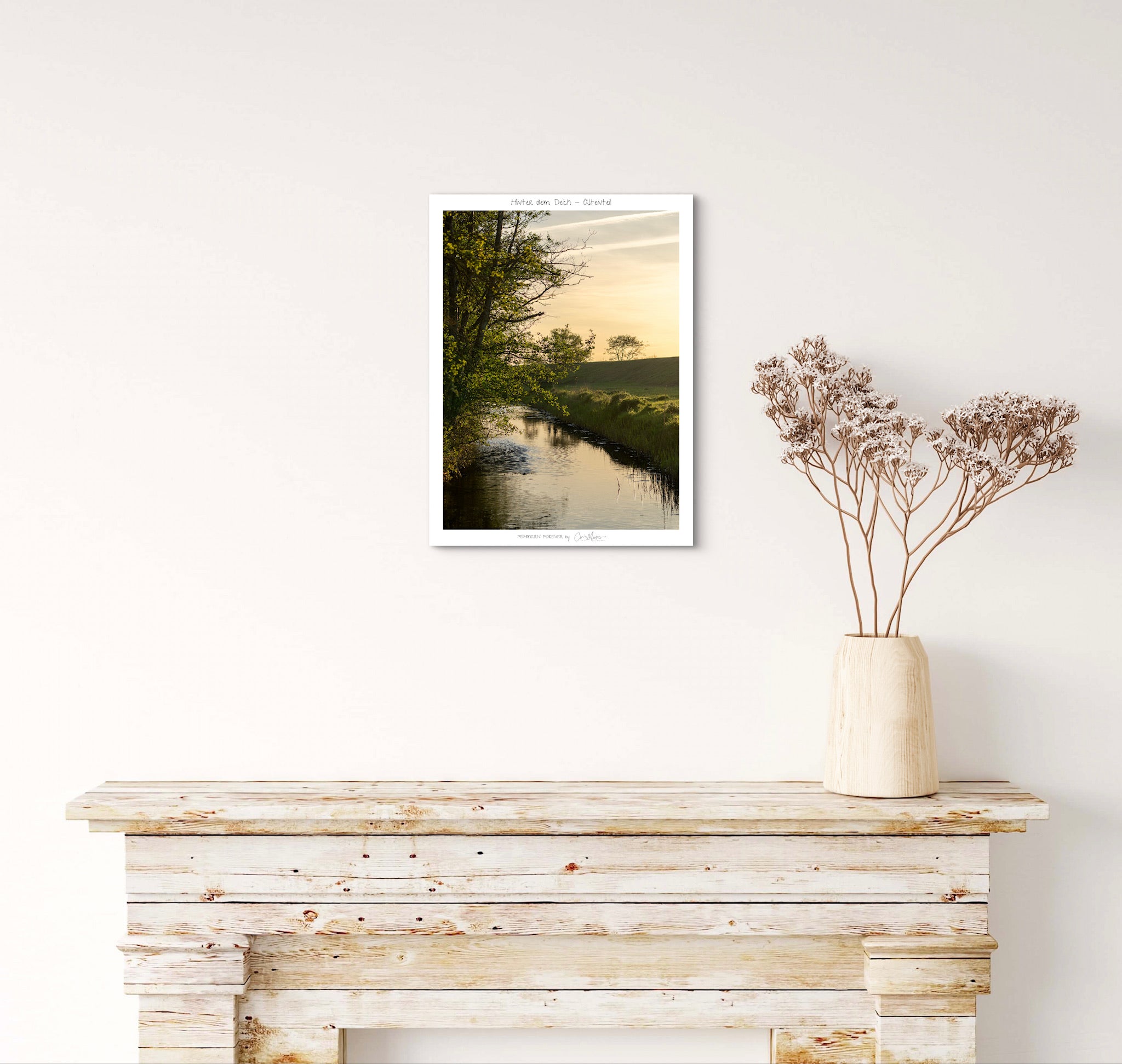 Poster Hinter dem Deich-Altenteil, verschiedene Grössen, Hochformat