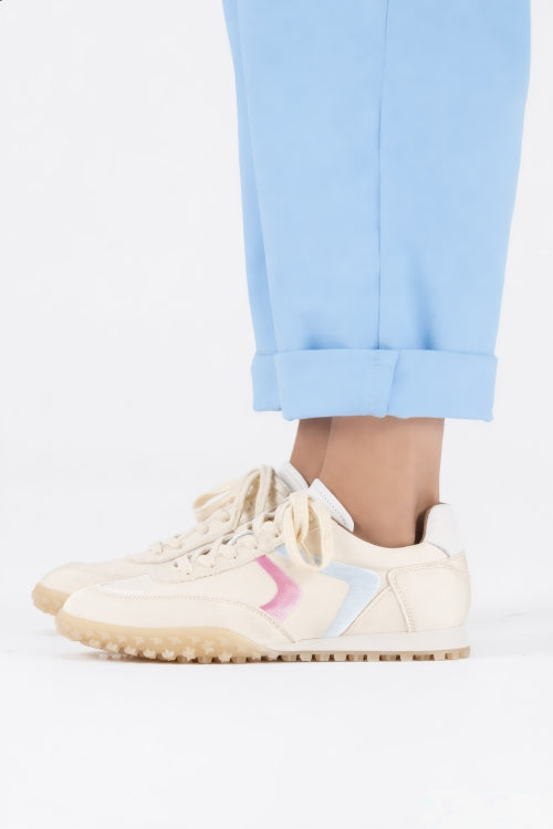 Sneaker, Tao Satin