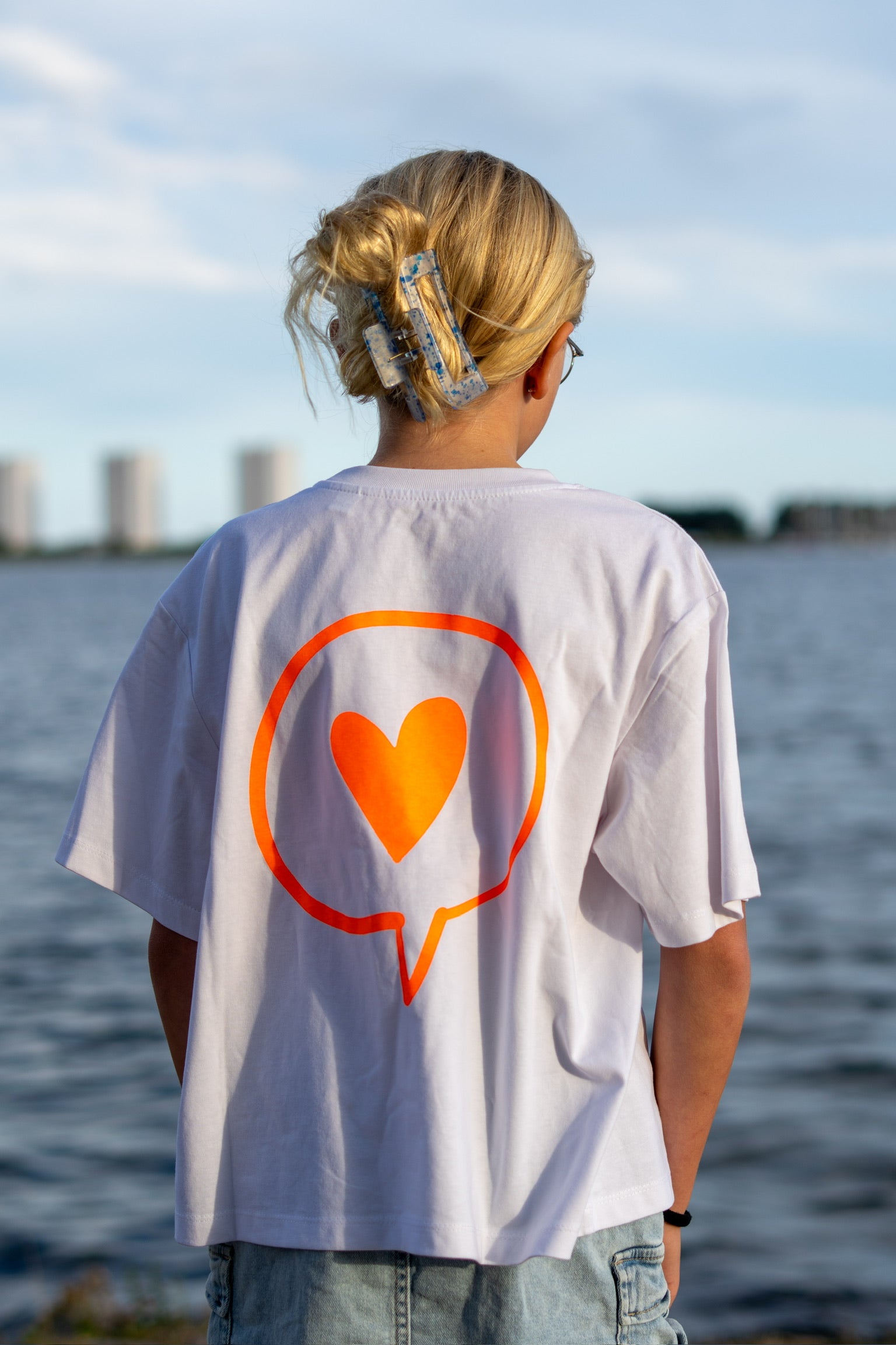 DG Shirt, weiss mit verschiedenen Logofarben