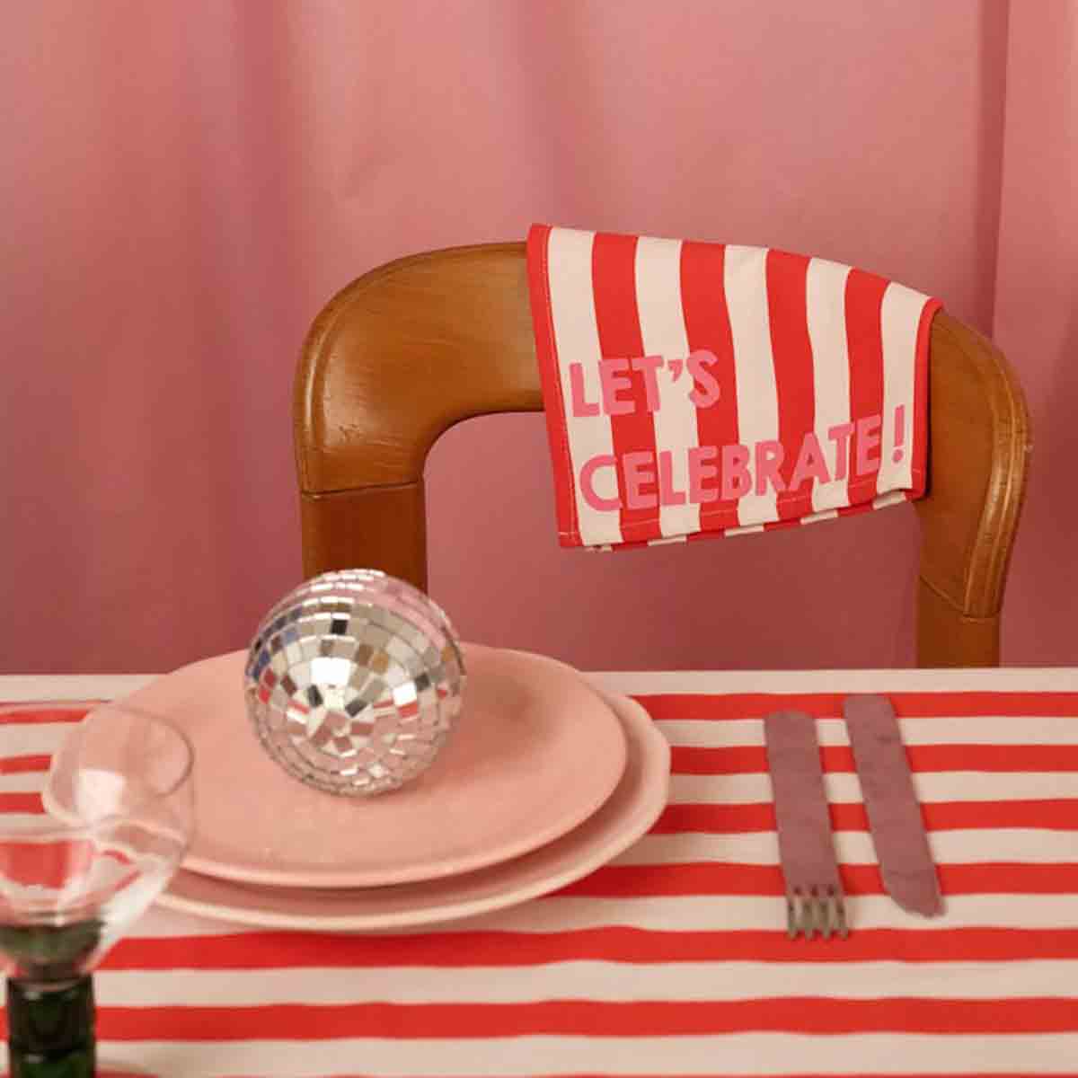 Serviette, rot-weiss gestreift