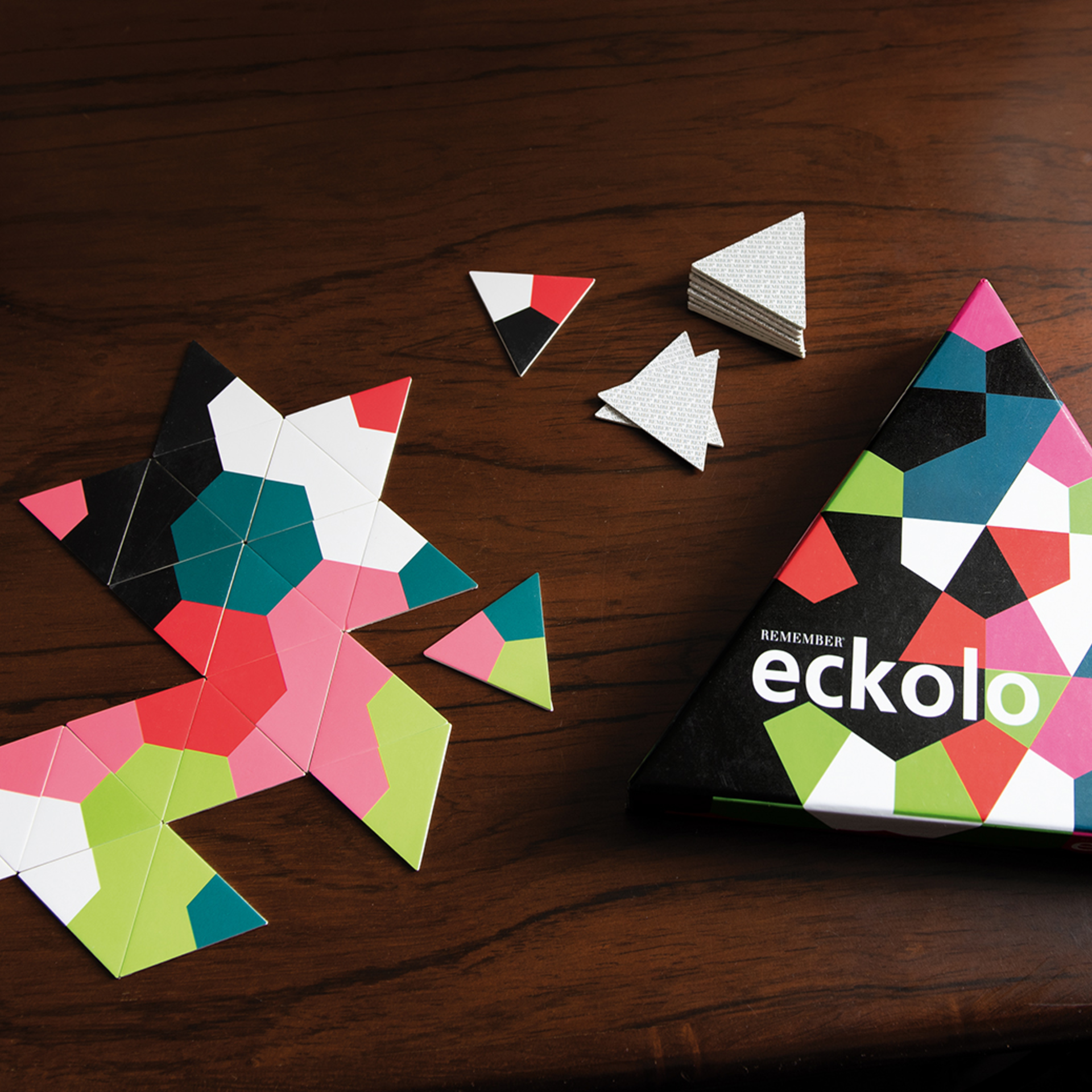 Eckolo, Spiel