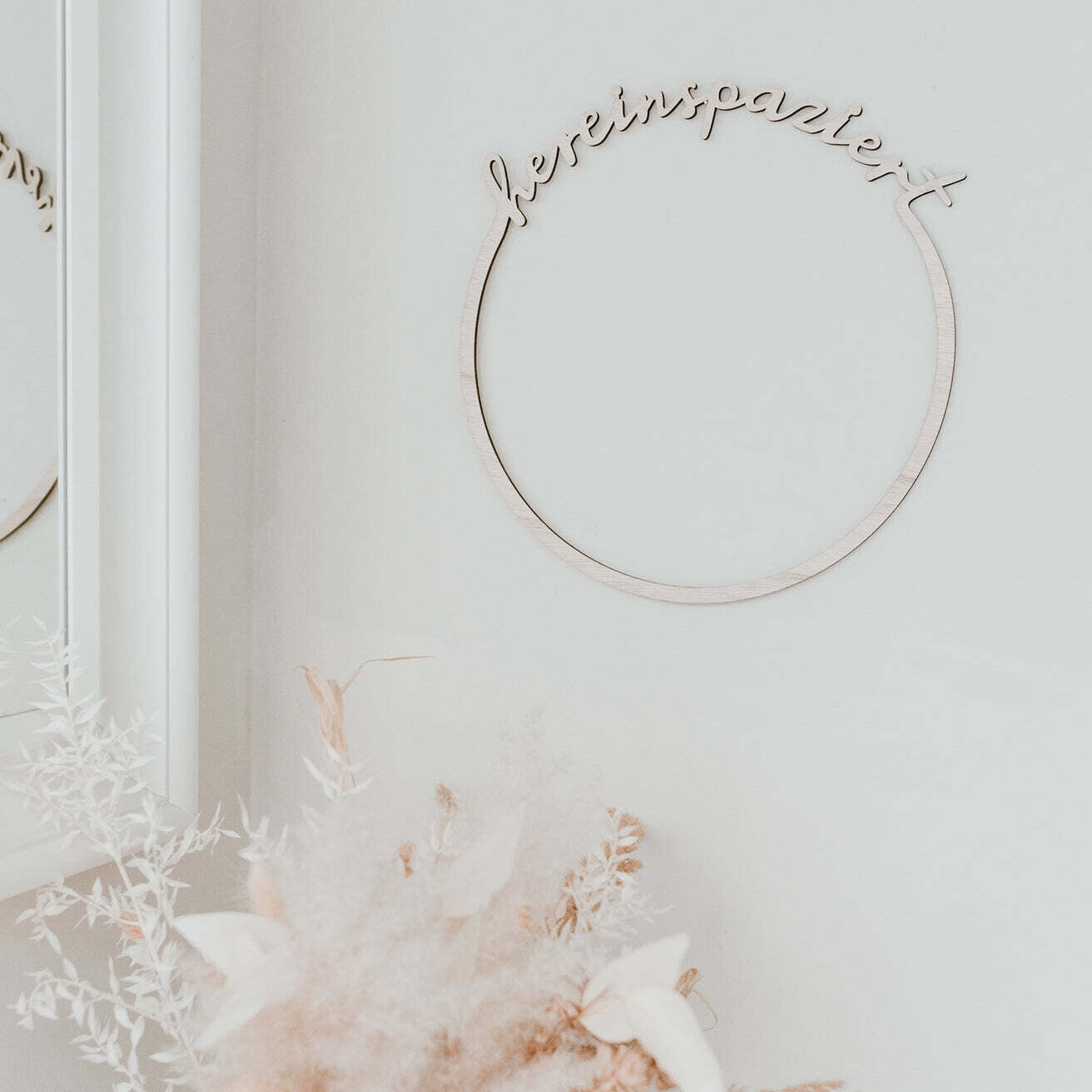 Eulenschnitt, Holzkranz, "Hereinspaziert"