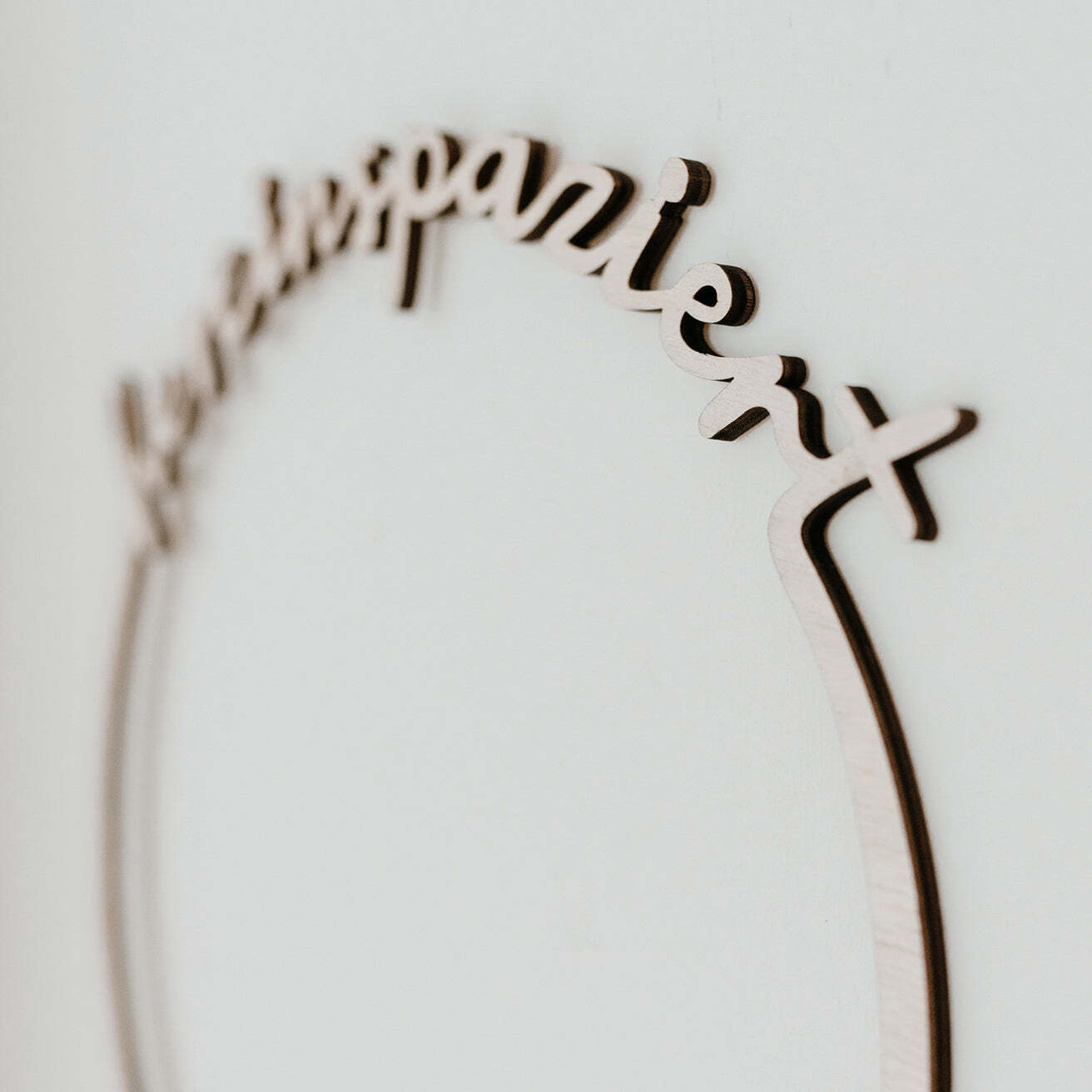 Eulenschnitt, Holzkranz, "Hereinspaziert"